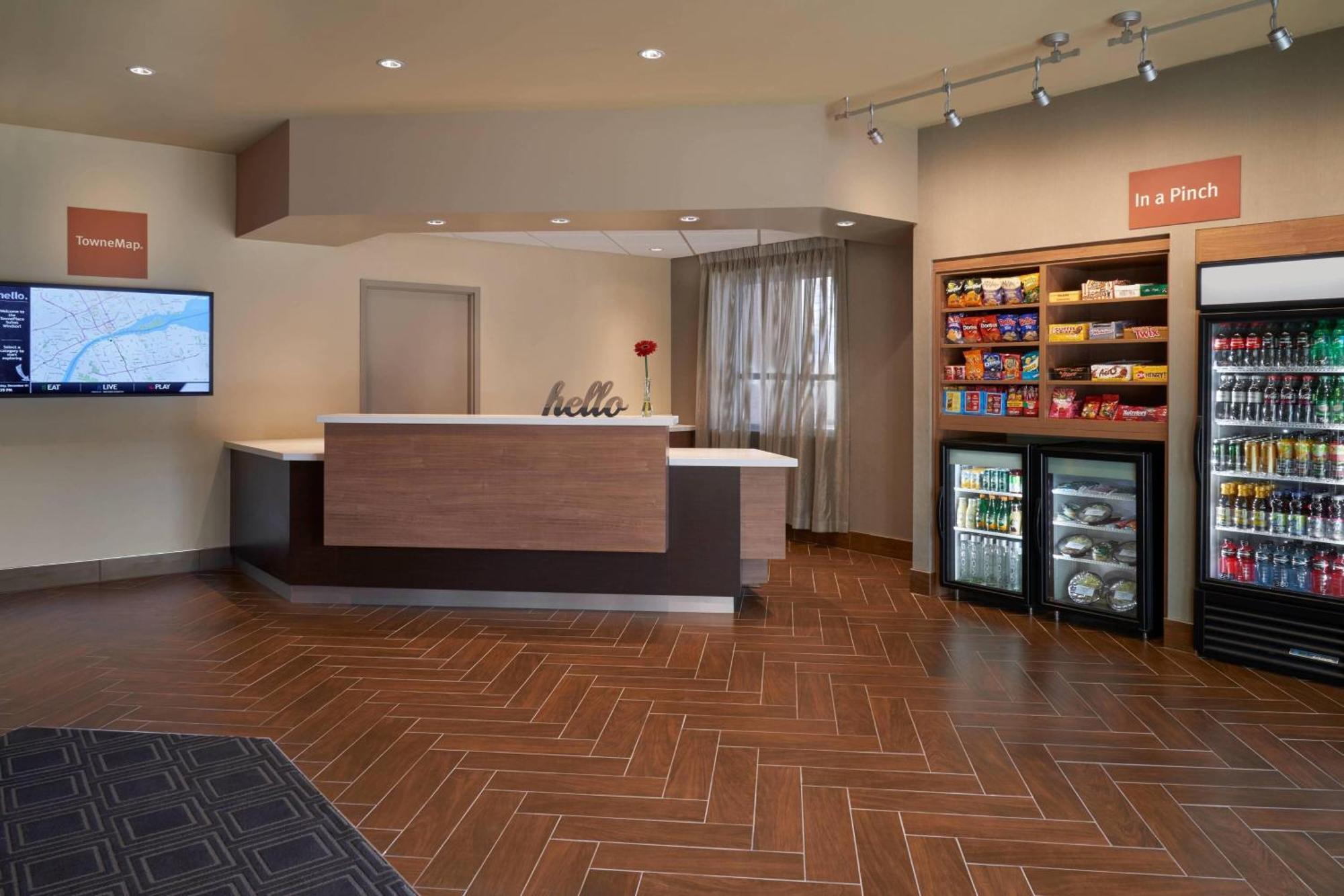 Towneplace Suites By Marriott Windsor Exteriör bild