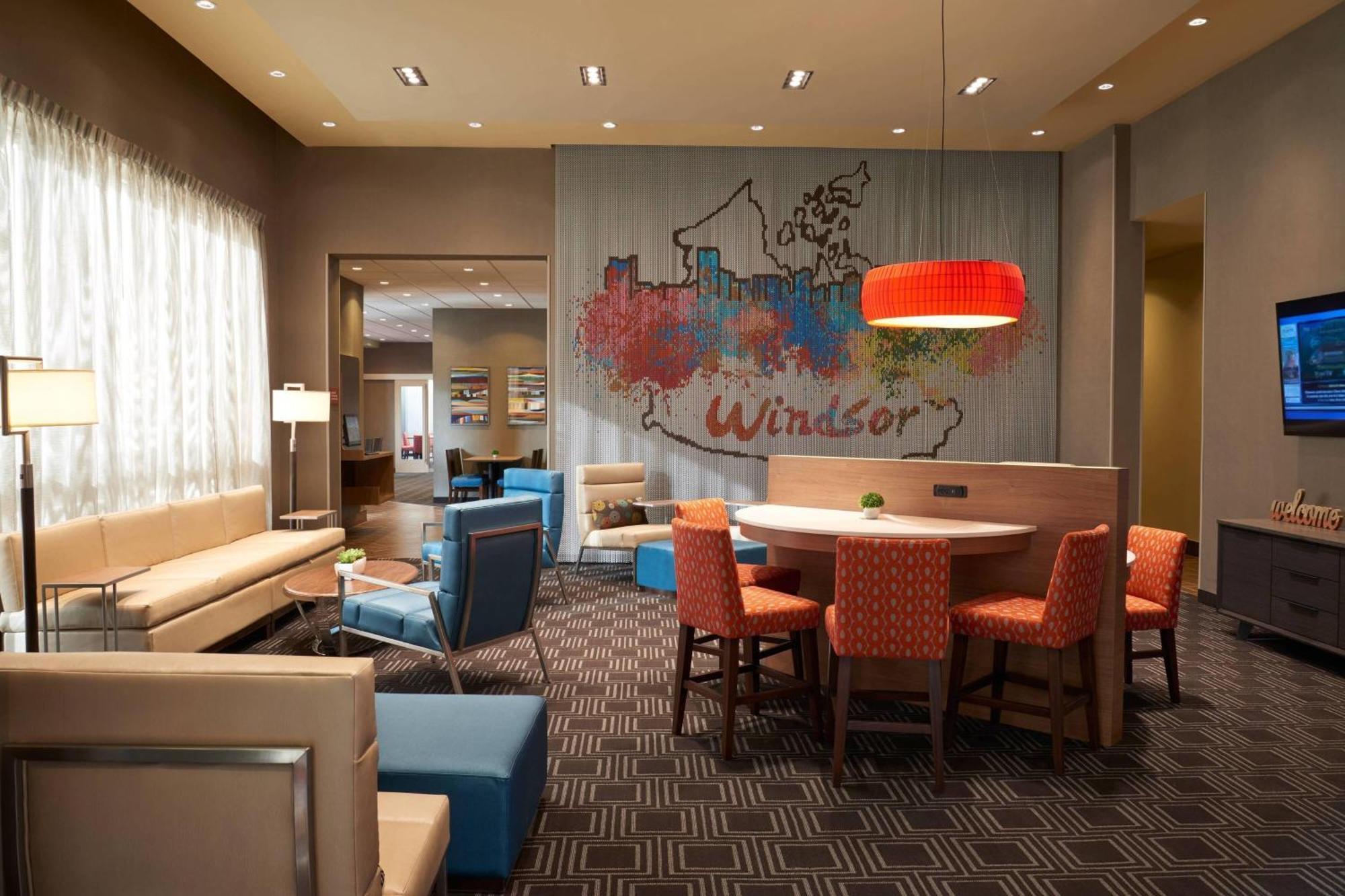 Towneplace Suites By Marriott Windsor Exteriör bild