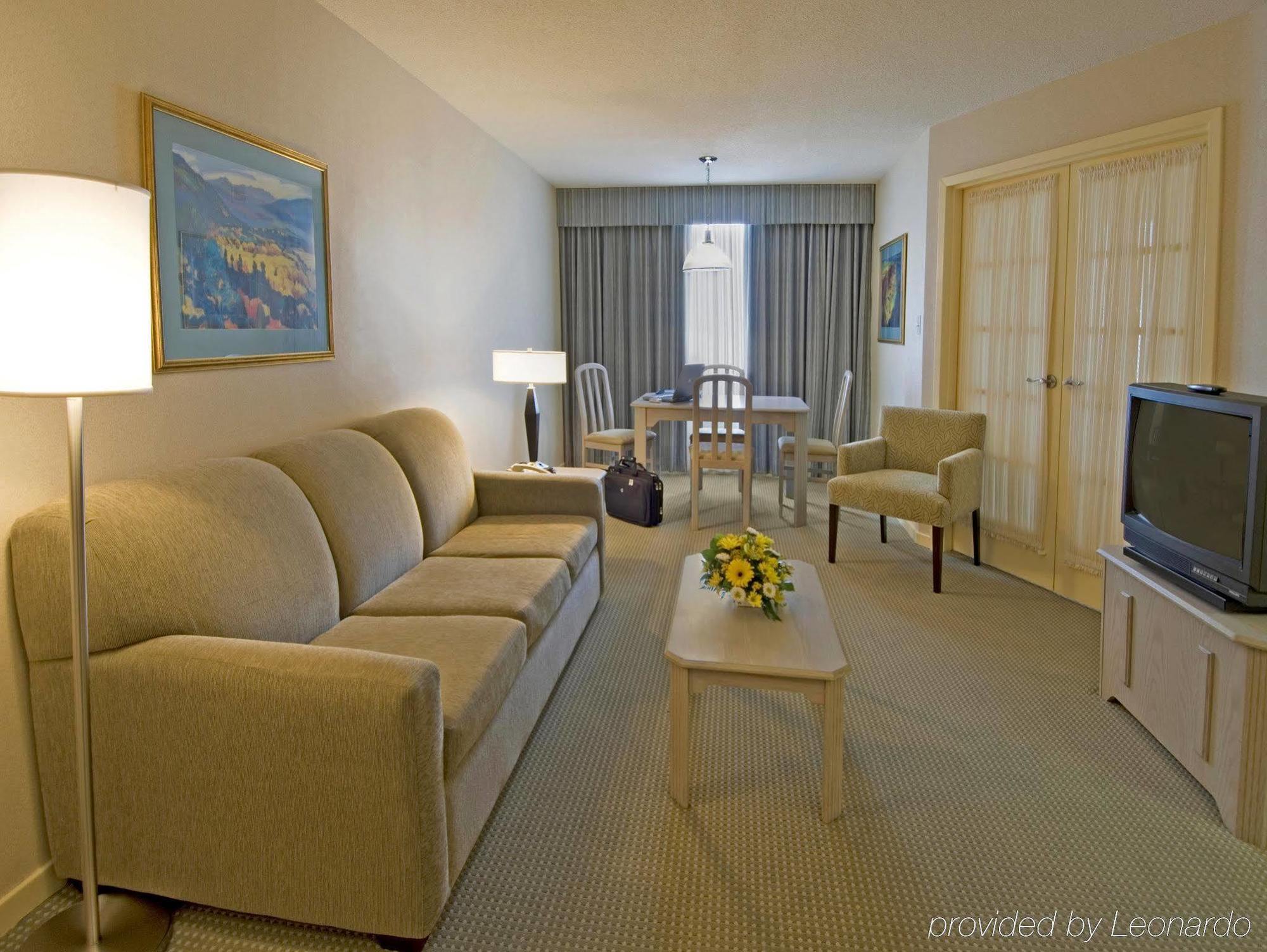 Towneplace Suites By Marriott Windsor Exteriör bild
